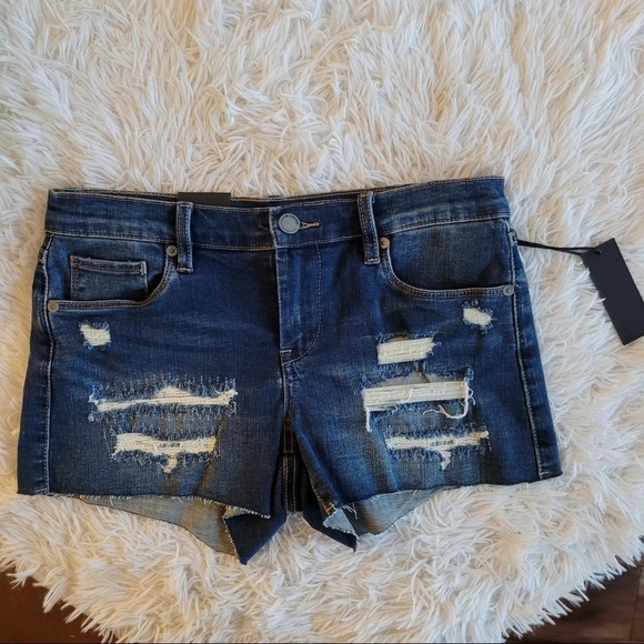 BLANKNYC The Essex Classic Cut Off Short - Picture 2 of 6